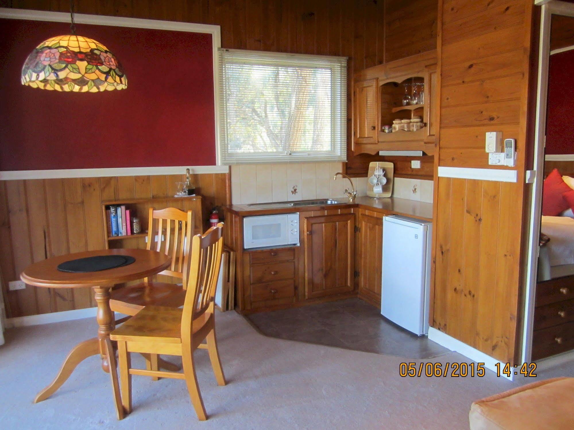 Willowlake Cottages Howqua Eksteriør billede